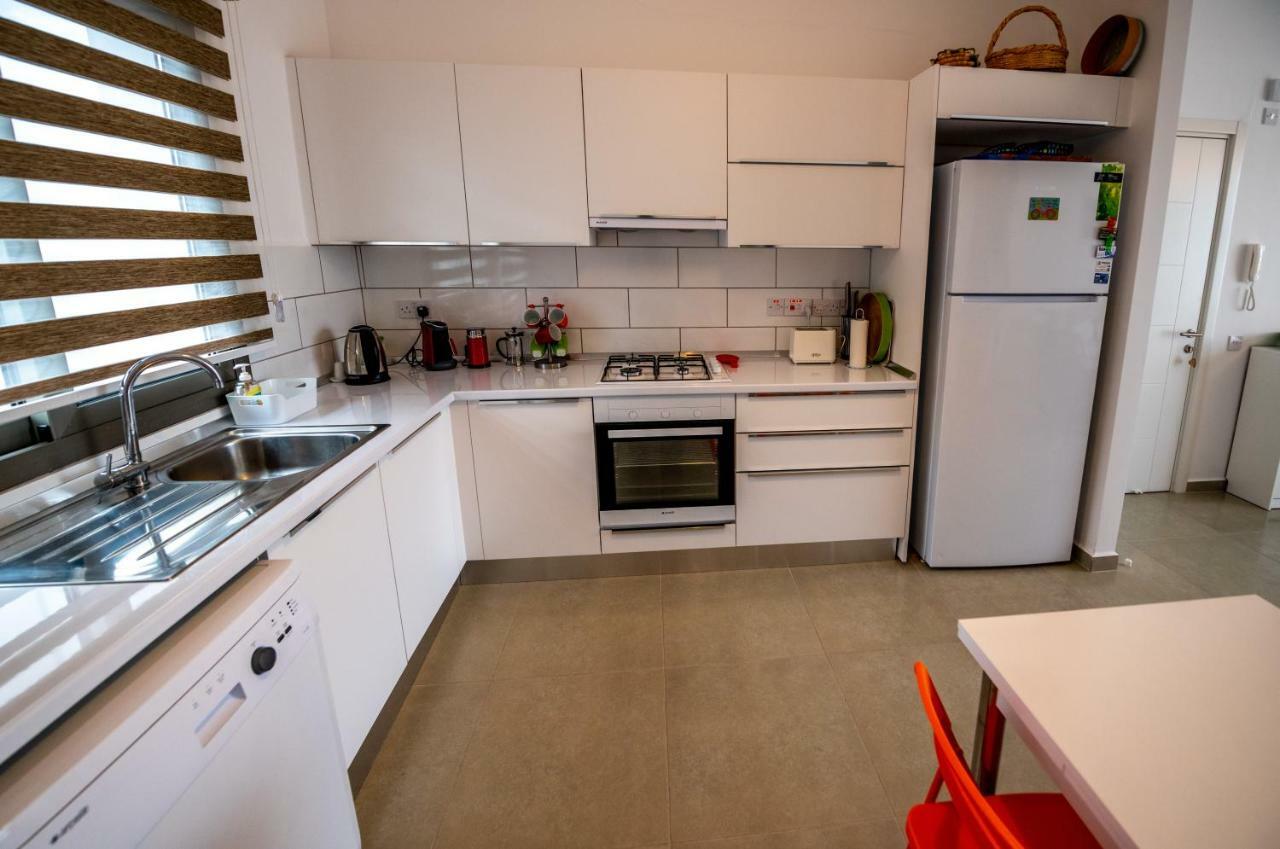 Milos Park Home - Alsancak Karavas  Exteriör bild